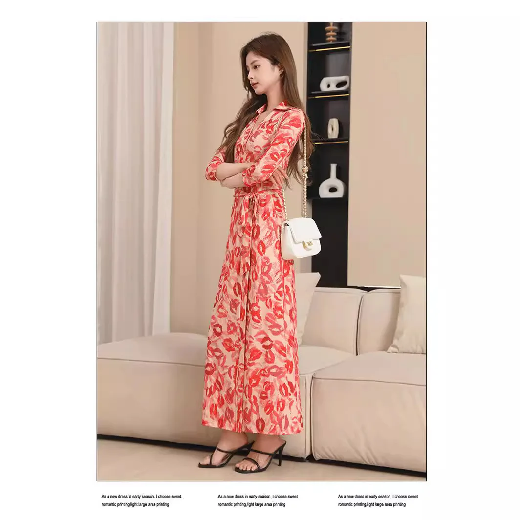 24 Summer Women's New Flip Collar Split Style Slim Fit Wrap Long Dress Fragmented Flower Dress
24 Summer Women's New Flip Collar Split Style Slim Fit Wrap Long Dress Fragmented Flower Dress