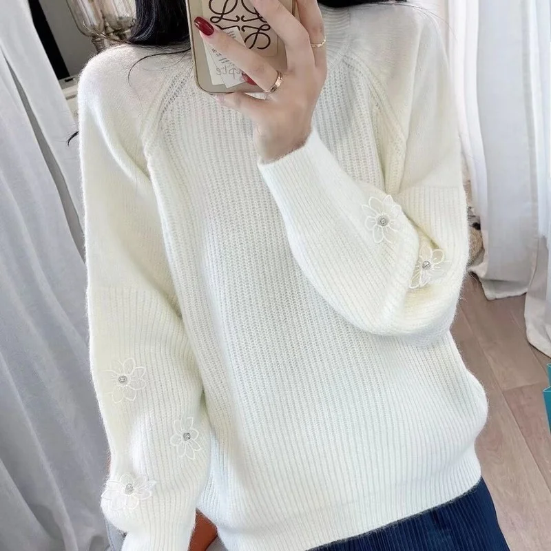 Женский вязаный свитер на осень и зиму, универсальный модный однотонный пуловер с вышивкой в Корейском стиле, топ с длинными рукавами
Женский вязаный свитер на осень и зиму, универсальный модный однотонный пуловер с вышивкой в Корейском стиле, топ с длинными рукавами