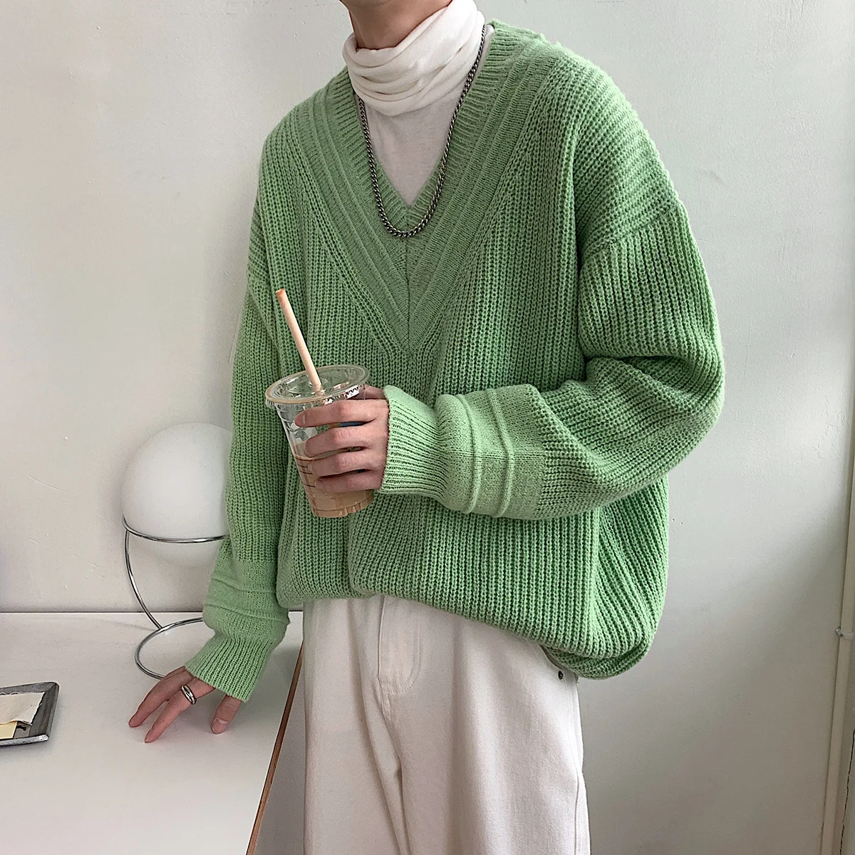 2022 Winter Men's V-neck Long Sleeve Wool Sweaters Fashion Trend Loose Knitting Causal Green/pink Coat Homme Clothes Pullover
2022 Winter Men's V-neck Long Sleeve Wool Sweaters Fashion Trend Loose Knitting Causal Green/pink Coat Homme Clothes Pullover