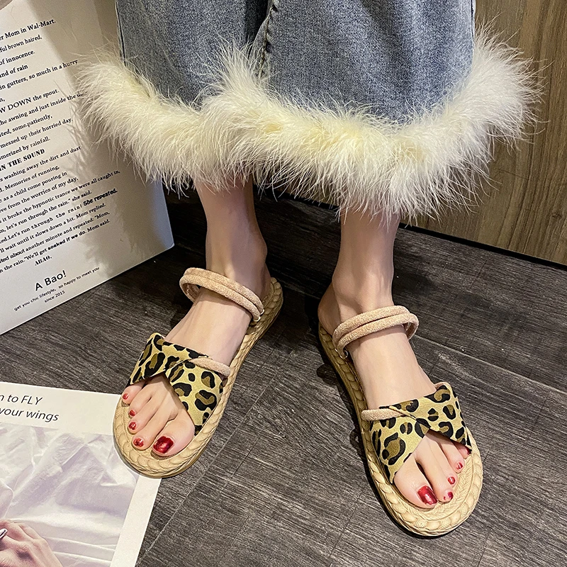 Flats Women Slippers Brand Sandals 2022 Summer New Slingback Shoes Ladies Slides Beach Dress Fad Leopard Sexy Women Flip Flops
Flats Women Slippers Brand Sandals 2022 Summer New Slingback Shoes Ladies Slides Beach Dress Fad Leopard Sexy Women Flip Flops