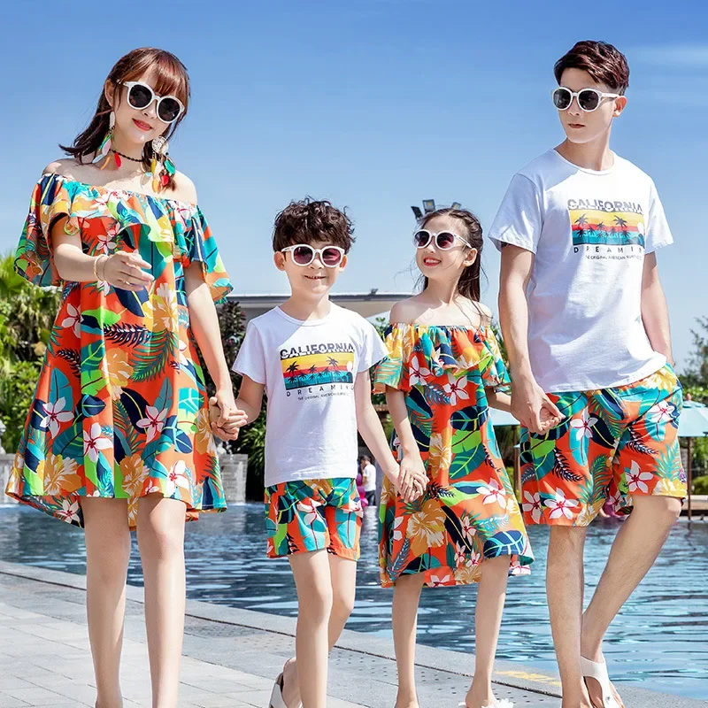 

Summer Family Matching Outfits Beach Mother Daughter Floral Dresses Dad Son Cotton T-shirt+Shorts Seaside Holiday Couple Outfits