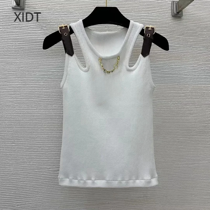 2024 Summer New Fashion Sexy Off Shoulder Belt Buckle Chain Decoration High Elastic Slim Fit Knitted Tank Top!
2024 Summer New Fashion Sexy Off Shoulder Belt Buckle Chain Decoration High Elastic Slim Fit Knitted Tank Top!