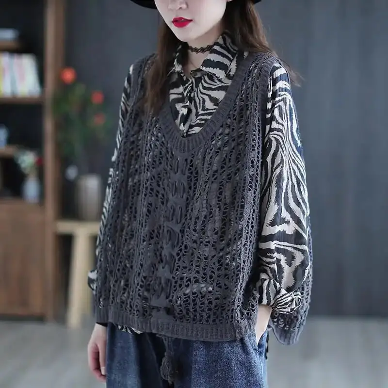 Autumn and Winter Women's Pullover V-neck Hollow Out Shirring Printing Loose Solid Color Fashion Casual Sleeveless Vest Tops
Autumn and Winter Women's Pullover V-neck Hollow Out Shirring Printing Loose Solid Color Fashion Casual Sleeveless Vest Tops