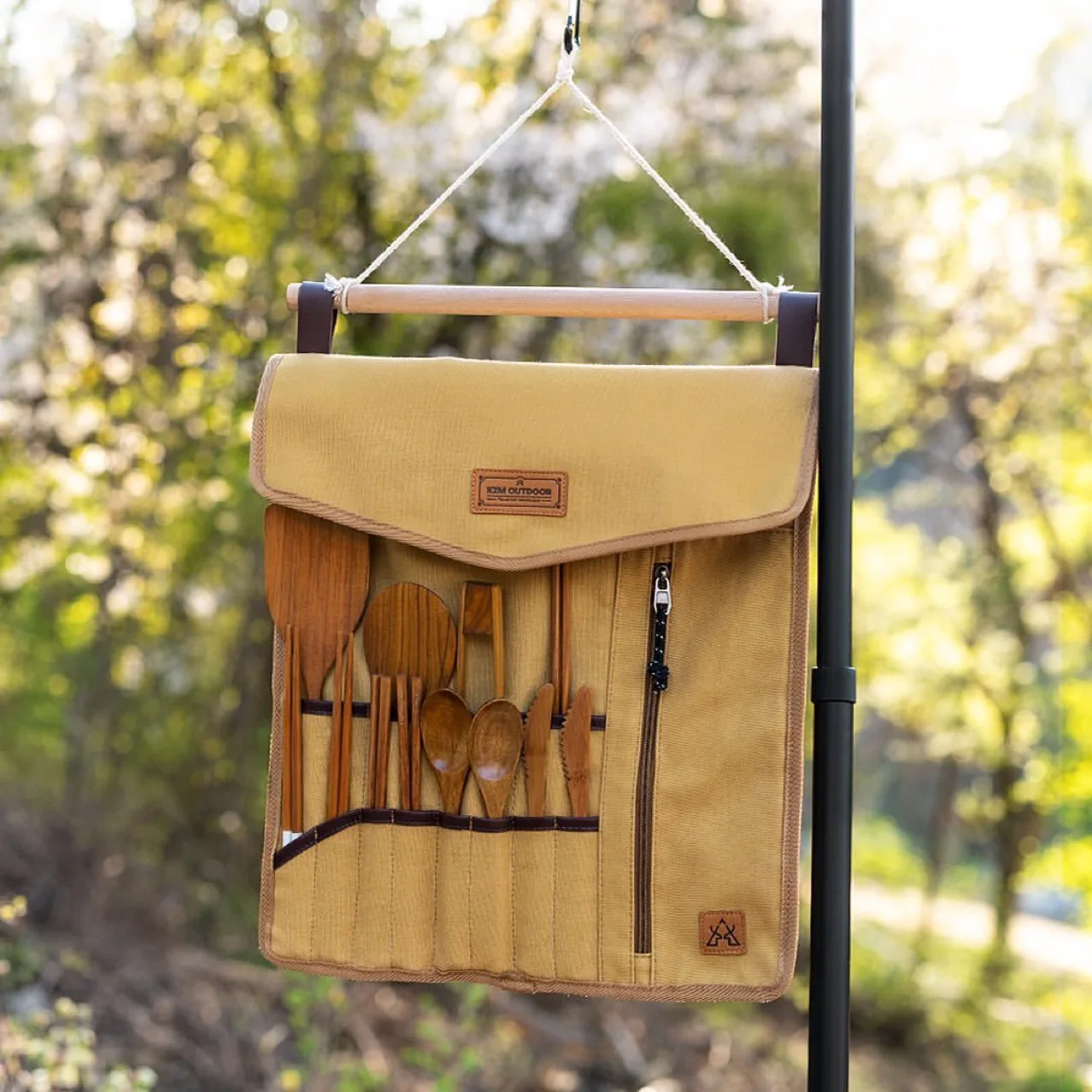 Outdoor camping cooking tools storage bag tableware storage hanging bag waterproof portable home multifunctional hanging bag
Outdoor camping cooking tools storage bag tableware storage hanging bag waterproof portable home multifunctional hanging bag