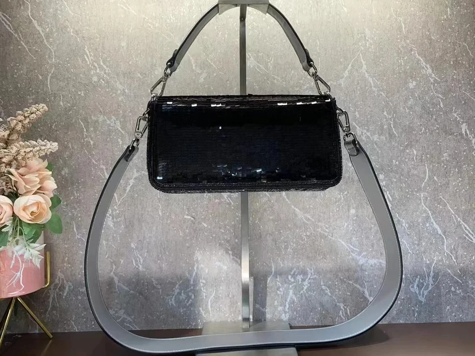 2023Spring Designer Anniversary Celebration Classic and Gorgeous Square Sequin Contrast Color Fashion Versatile High end Handbag
2023Spring Designer Anniversary Celebration Classic and Gorgeous Square Sequin Contrast Color Fashion Versatile High end Handbag