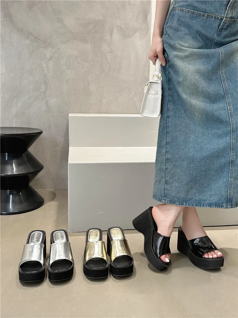 High-Heeled Shoes Lady Ladies' Slippers On A Wedge Luxury Slides Platform Slipers Women Square Toe Low Designer Soft 2023
High-Heeled Shoes Lady Ladies' Slippers On A Wedge Luxury Slides Platform Slipers Women Square Toe Low Designer Soft 2023