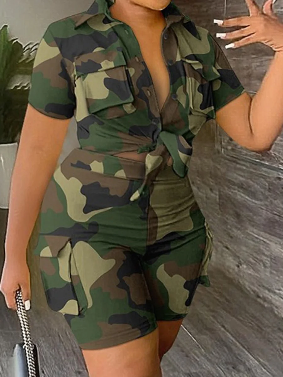 LW Plus Size Two pieces sets Camo Print Side Pocket Cargo Shorts Set summer women's clothing short sleeve top +shorts set
LW Plus Size Two pieces sets Camo Print Side Pocket Cargo Shorts Set summer women's clothing short sleeve top +shorts set