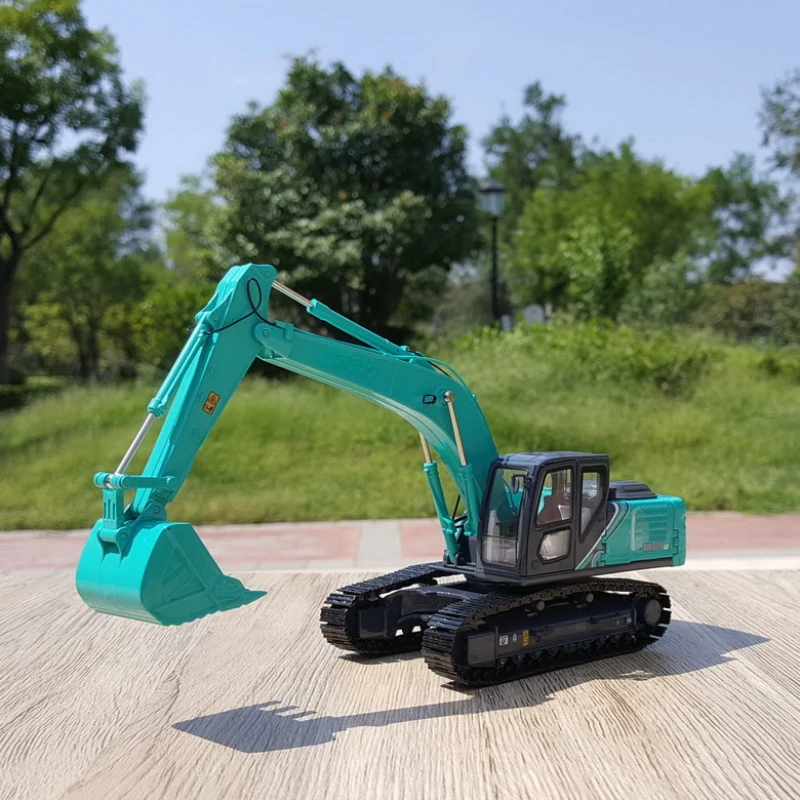 1/40 SKC210LC Excavator Alloy Static Model Toy. The Engine Door Can Be Opened and The Bucket Can Be Rotated 360°
1/40 SKC210LC Excavator Alloy Static Model Toy. The Engine Door Can Be Opened and The Bucket Can Be Rotated 360°