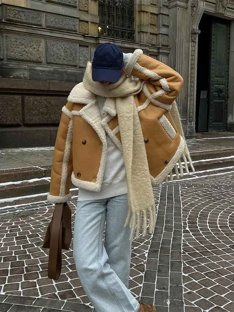 Fashion Pu Leather Fur Lambswool Patchwork Short Jacket Women Thicken Lapel Cropped Overcoat 2023 Autumn Lady Warm Outwear
Fashion Pu Leather Fur Lambswool Patchwork Short Jacket Women Thicken Lapel Cropped Overcoat 2023 Autumn Lady Warm Outwear