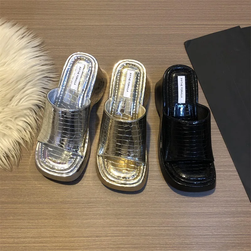 House Slippers Platform Shoes Slipers Women Luxury Slides Low 2024 Summer Designer Rome Hoof Heels Fabric PU House Slippers Plat
House Slippers Platform Shoes Slipers Women Luxury Slides Low 2024 Summer Designer Rome Hoof Heels Fabric PU House Slippers Plat