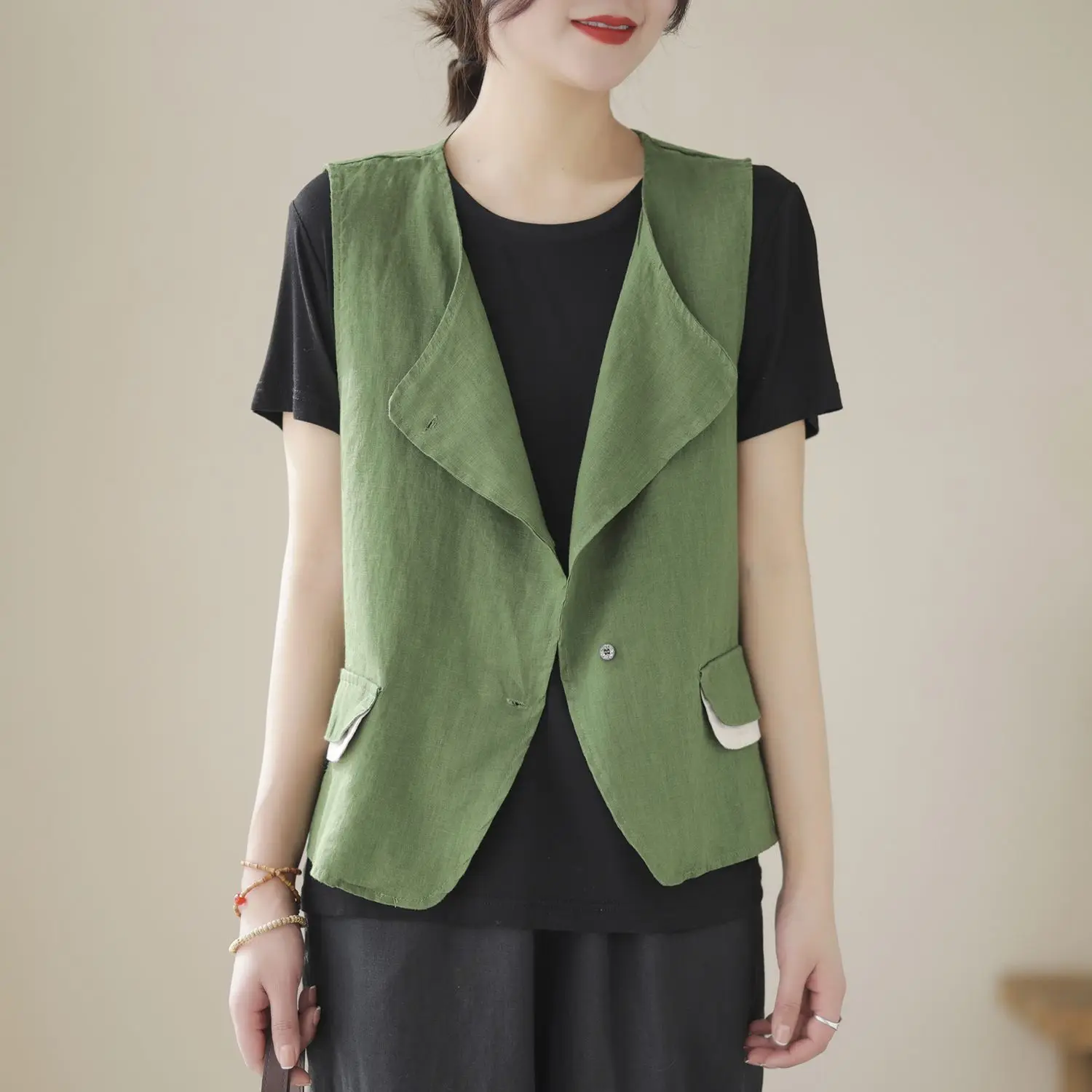 2024 New Spring/Summer Thin Solid Color Vest Women's Casual Sleeveless Jacket Cardigan Single breasted Lapel Irregular Top L50
2024 New Spring/Summer Thin Solid Color Vest Women's Casual Sleeveless Jacket Cardigan Single breasted Lapel Irregular Top L50