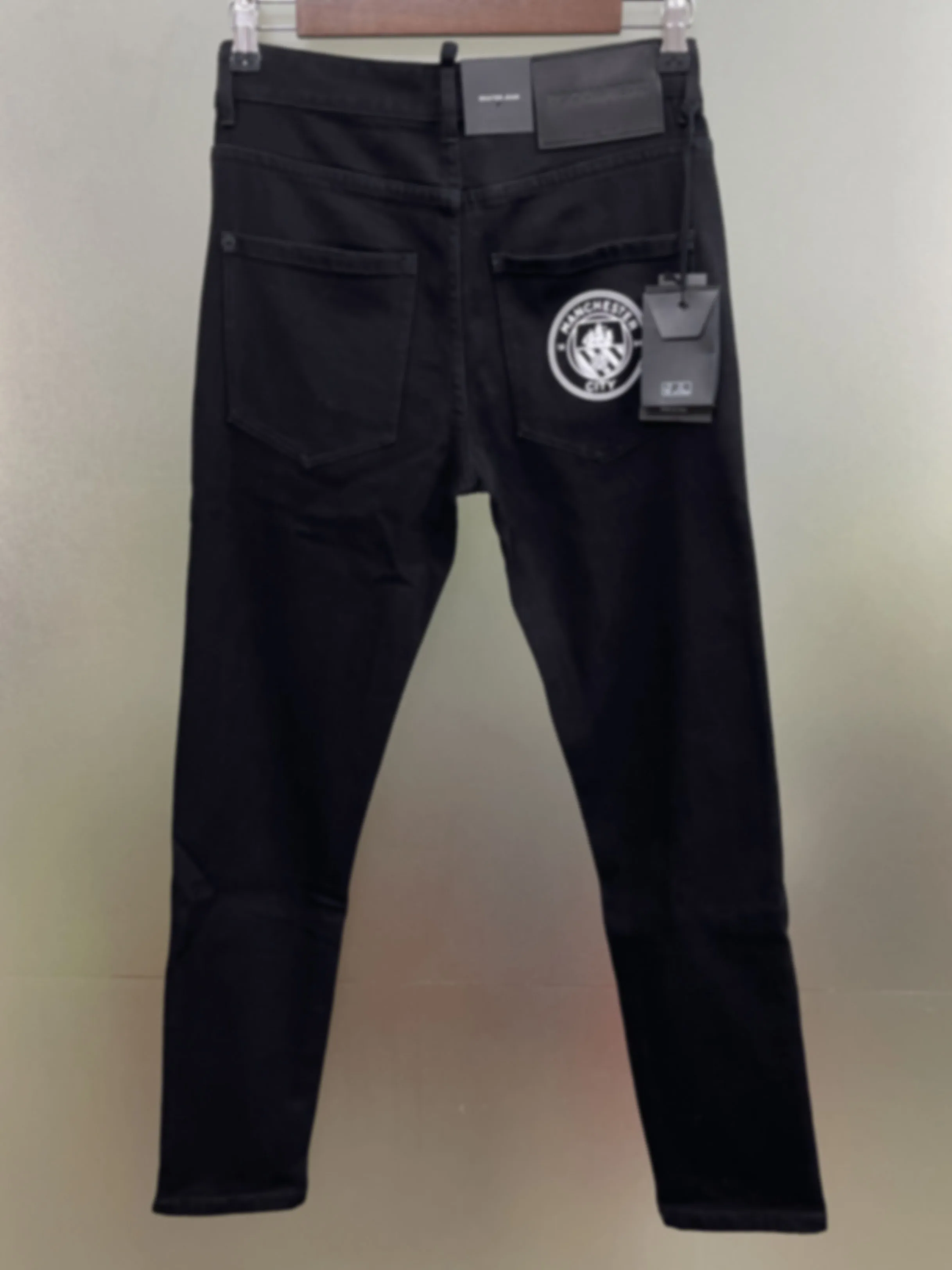 2024 New D2 Jeans Fashion Men's Heavy Industry Wash Water Old Paint Print Black Elastic Slim Fit Pants for Men
2024 New D2 Jeans Fashion Men's Heavy Industry Wash Water Old Paint Print Black Elastic Slim Fit Pants for Men