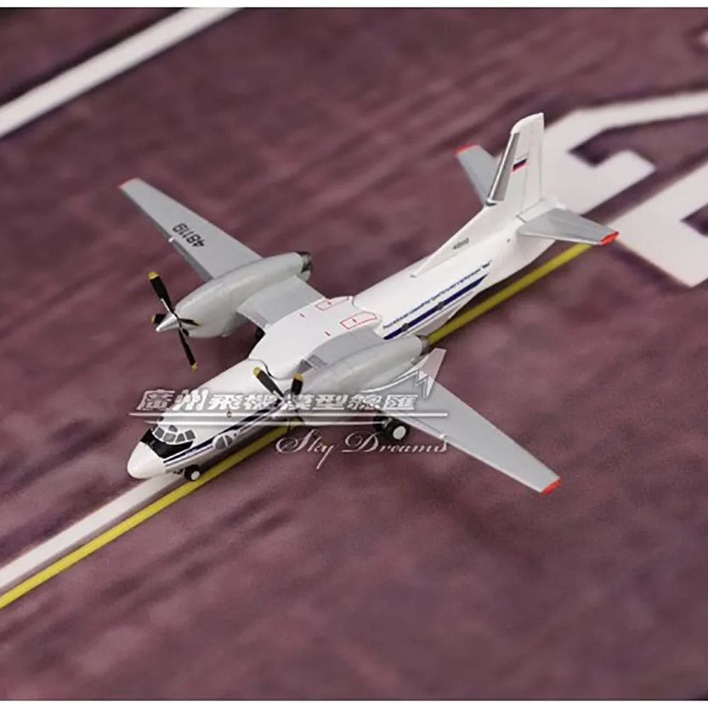 Модель самолета Dietcast JCWINGS LH4329, модель российского самолета Ан-32 48119 масштаб 1:400, Коллекционная модель самолета
Модель самолета Dietcast JCWINGS LH4329, модель российского самолета Ан-32 48119 масштаб 1:400, Коллекционная модель самолета