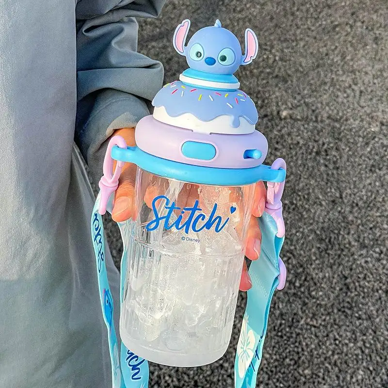 600Ml Kawaii Disney Stitch Lotso Water Cup Large Capacity Tritan Material Anti-Fall Double Drinking Straw Cup Portable Strap Cup
600Ml Kawaii Disney Stitch Lotso Water Cup Large Capacity Tritan Material Anti-Fall Double Drinking Straw Cup Portable Strap Cup