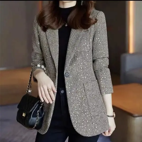 2023 Autumn and winter women's fashion Korean suit sequin suit autumn and winter new casual foreign style coat top
2023 Autumn and winter women's fashion Korean suit sequin suit autumn and winter new casual foreign style coat top