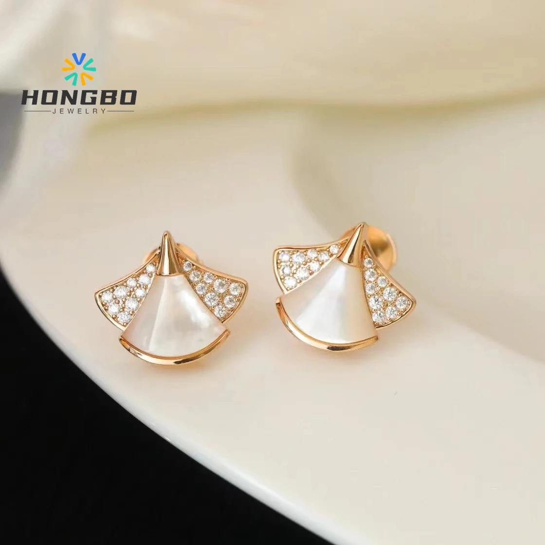 

1:1Customized sales of European and American S925 silver luxury design earrings, personalized party fashion Valentine's Day gift