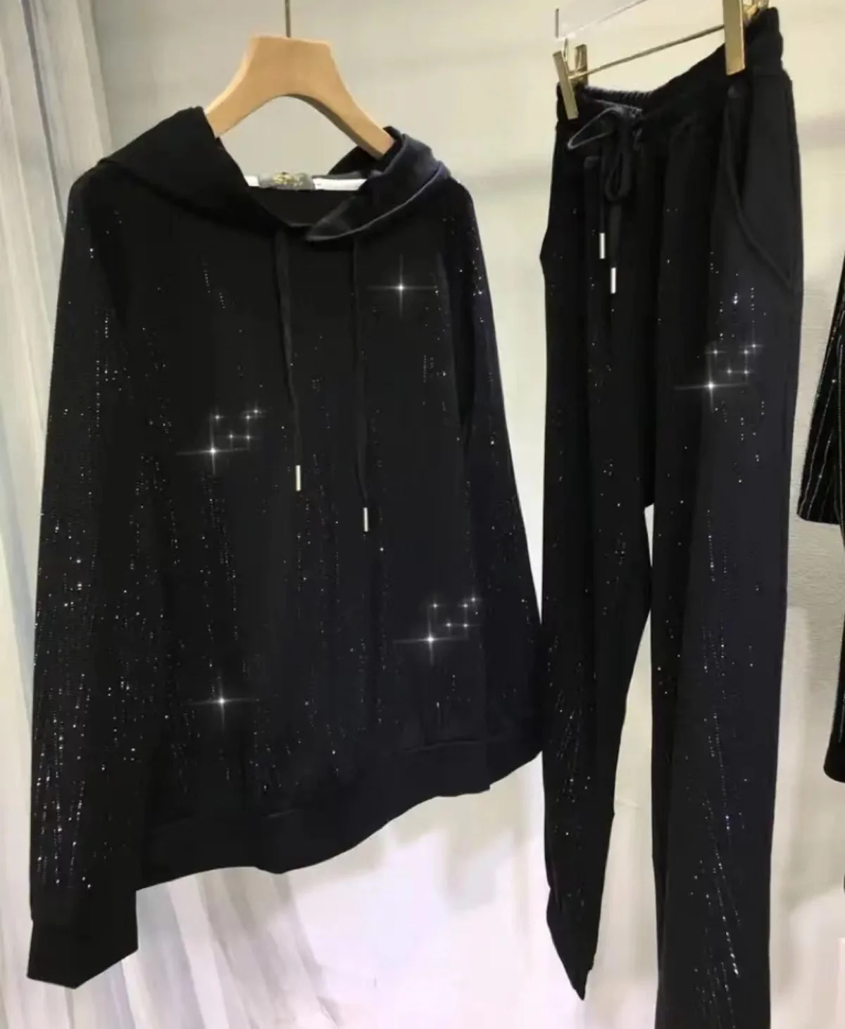 Autumn 2023 New In Hot Drilling Women Tracksuit Loose Oversized Black Long Sleeve Sweatshirt Coat Sweatpants Casual Pants Set
Autumn 2023 New In Hot Drilling Women Tracksuit Loose Oversized Black Long Sleeve Sweatshirt Coat Sweatpants Casual Pants Set