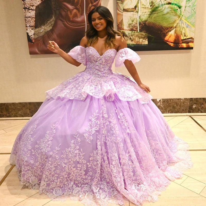 Lavender Beading Applique Lace Off The Shoulder Quinceanera Dresses Ball Gown Flowers Puff Sleeves Corset Sweet 15 Party Wear
Lavender Beading Applique Lace Off The Shoulder Quinceanera Dresses Ball Gown Flowers Puff Sleeves Corset Sweet 15 Party Wear