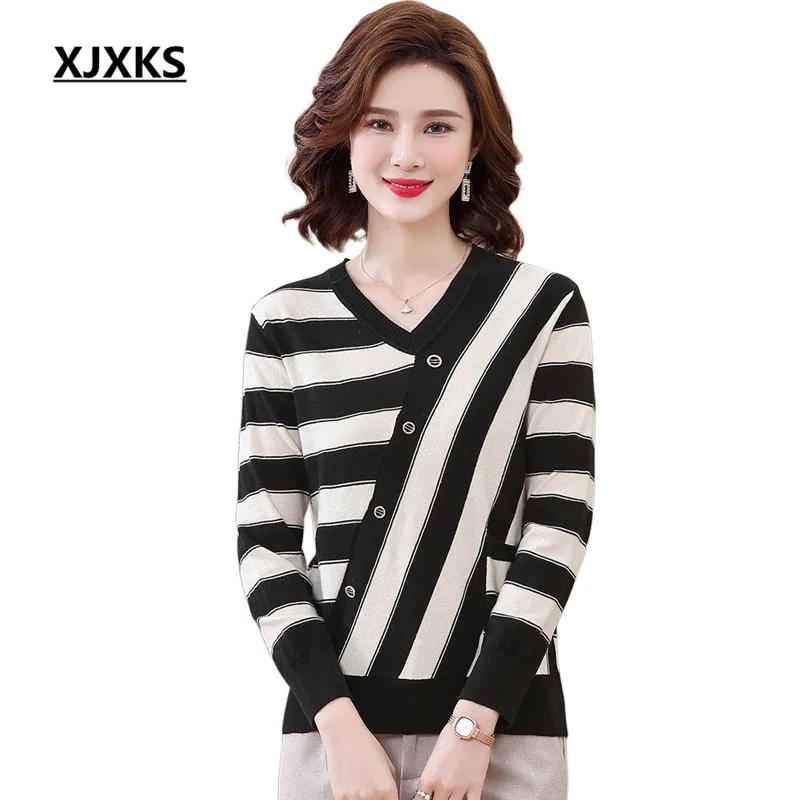 XJXKS Fashion V-neck Diagonal Striped Sweater Women's Pullover 2022 Autumn And Winter Latest Свитер Женский Sueters De Mujer
XJXKS Fashion V-neck Diagonal Striped Sweater Women's Pullover 2022 Autumn And Winter Latest Свитер Женский Sueters De Mujer