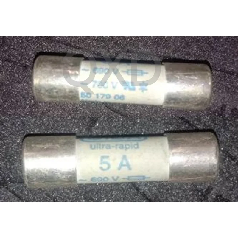 

Siba 5017906 5A 690V/700V 200KA gR 10*38 / 5017906 1A 2A 4A 6A 8A 10A 12A 16A 20A 25A 30A Fuses