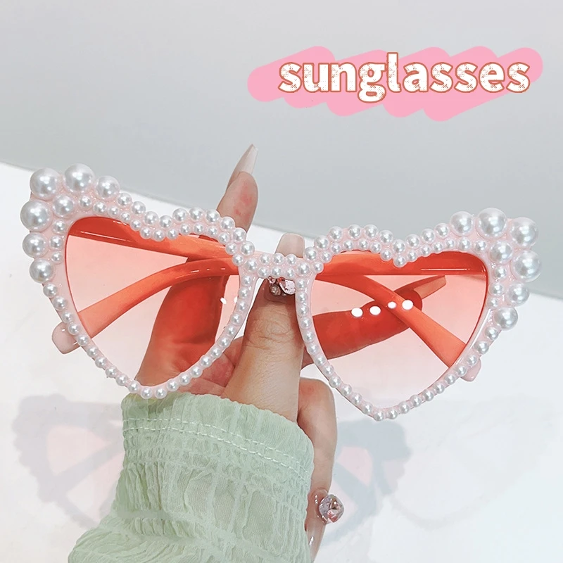 Fashionable Heart Shaped Party Sunglasses Oversized Frame Sunglasses with Pearl Outdoor Anti UV400 Sun Shades Sun Glasses
Fashionable Heart Shaped Party Sunglasses Oversized Frame Sunglasses with Pearl Outdoor Anti UV400 Sun Shades Sun Glasses