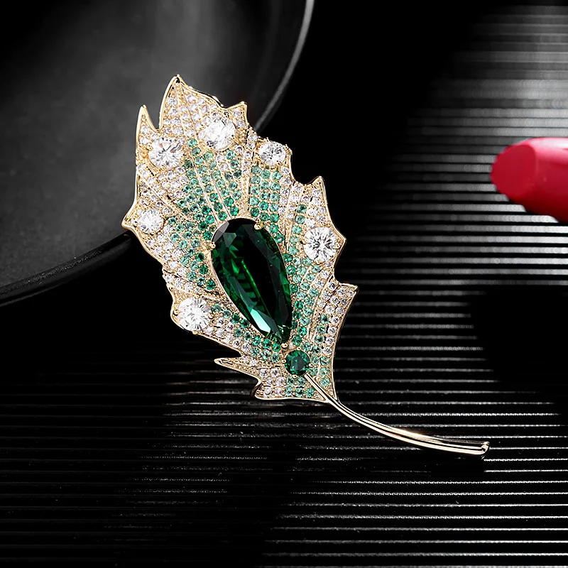 

Aristocratic Luxury Zircon Feather Leaf Lapel Pins Badges BROOCHE Suit Wedding Party Dress Brooches for Women Accessory Gifts