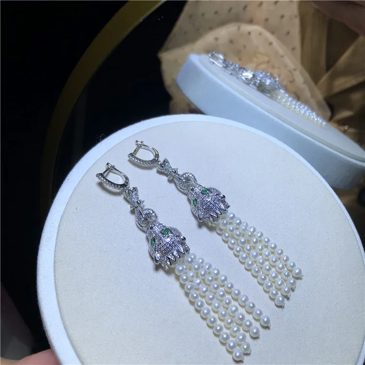 Hot sell new white freshwater pearl earrings micro inlay zircon leopard head accessories drop earrings fashion jewelry
Hot sell new white freshwater pearl earrings micro inlay zircon leopard head accessories drop earrings fashion jewelry