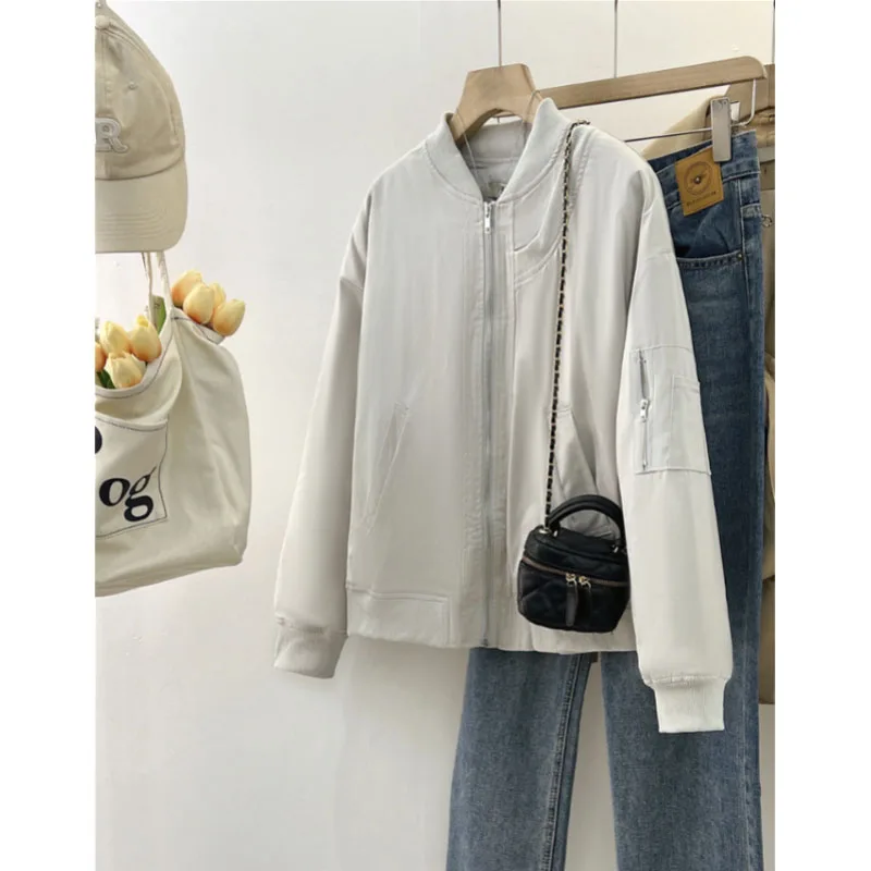 Streetwear V-neck Zipper Design Loose Jacket Women Sports Motorcycle Style Korean Vintage Sweet High-quality Party Jacket
Streetwear V-neck Zipper Design Loose Jacket Women Sports Motorcycle Style Korean Vintage Sweet High-quality Party Jacket