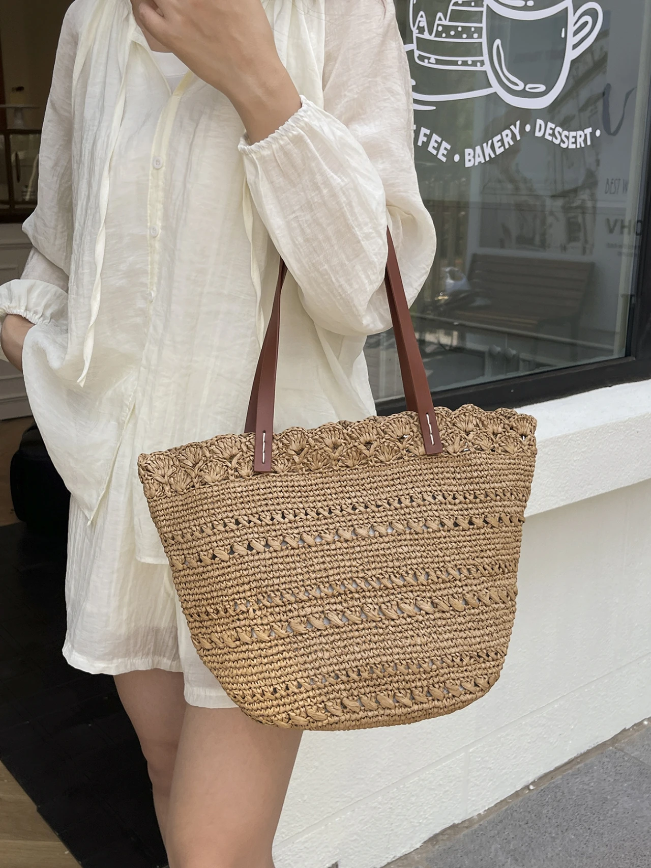 Hand-Woven Seaside Holiday Tote 4 S21fbbd6cf48545f1922e4b2081110a85p