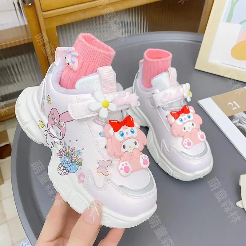 Sanrio осень-зима кавайные толстые спортивные ботинки My Melody из аниме милые Мультяшные Kuromi плюс бархатные теплые повседневные кроссовки детские игрушки
Sanrio осень-зима кавайные толстые спортивные ботинки My Melody из аниме милые Мультяшные Kuromi плюс бархатные теплые повседневные кроссовки детские игрушки