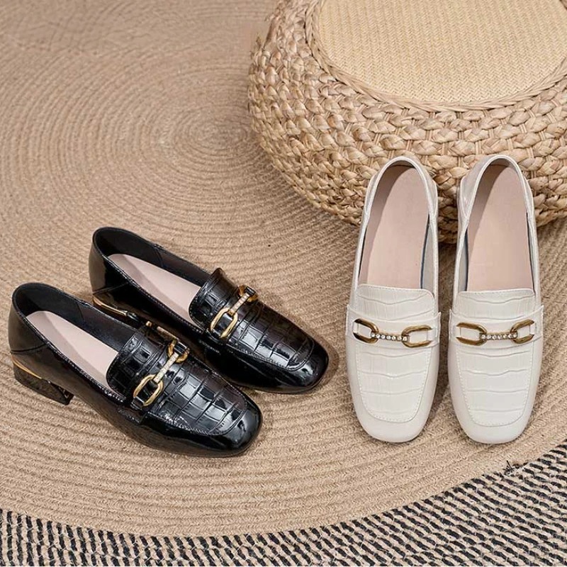2024 Spring autumn high quality women's leather shoes low heel fashion work shoes Black soft leather casual loafers
2024 Spring autumn high quality women's leather shoes low heel fashion work shoes Black soft leather casual loafers