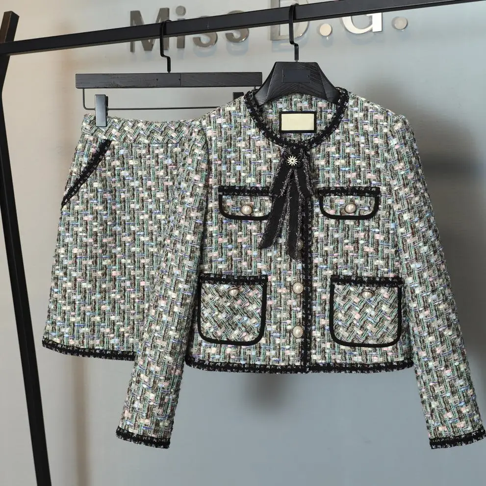 2023 Autumn 2 Pieces Set Elegant Fashion Vintage Tweed Long Sleeve Jackets Coat + A-Line Mini Skirts Femame Suit
2023 Autumn 2 Pieces Set Elegant Fashion Vintage Tweed Long Sleeve Jackets Coat + A-Line Mini Skirts Femame Suit