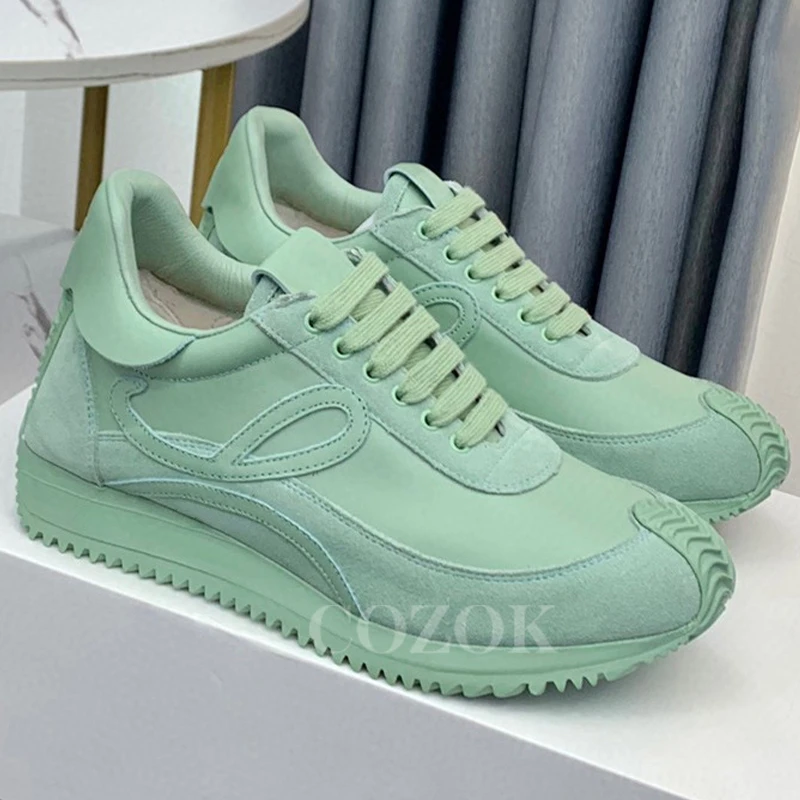 Ladies High-End Running Shoes Autumn New Full Of Details Wear Resistant Sneakers Splicing Upper Design Round Head Lovers Shoes
Ladies High-End Running Shoes Autumn New Full Of Details Wear Resistant Sneakers Splicing Upper Design Round Head Lovers Shoes