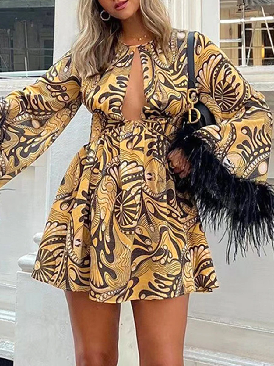 Women Summer Mini Short Dress Retro Pattern Print Feather Long Sleeve Front Hollow Out A-Line Dress
Women Summer Mini Short Dress Retro Pattern Print Feather Long Sleeve Front Hollow Out A-Line Dress