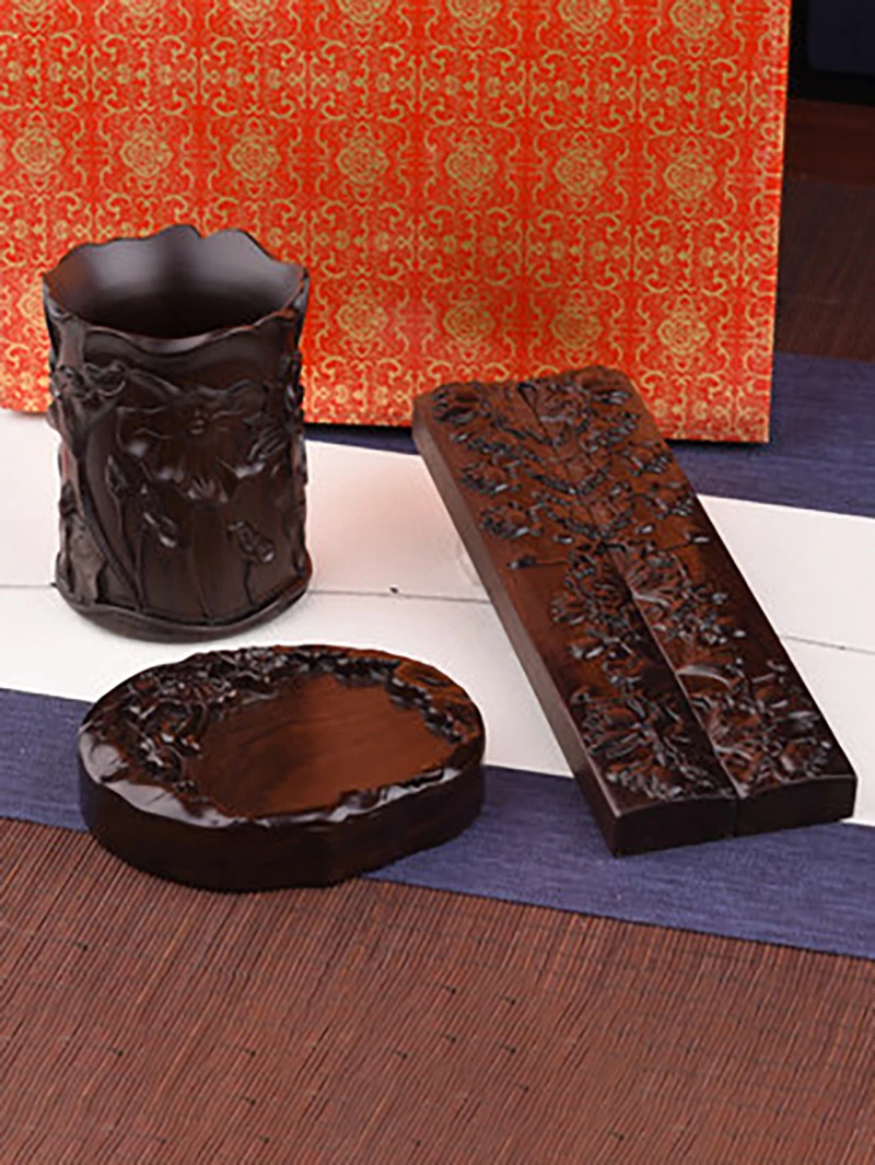 3 шт. Набор для китайской каллиграфии, чернильный камень из красного дерева + держатель для кистей для письма и рисования + 1 пара пресс-папье
3 шт. Набор для китайской каллиграфии, чернильный камень из красного дерева + держатель для кистей для письма и рисования + 1 пара пресс-папье