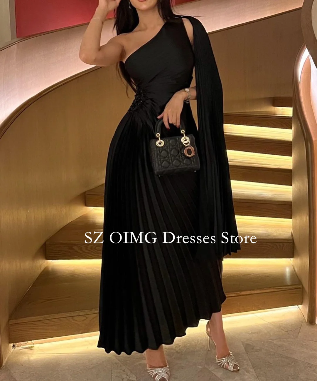 

OIMG Black Fashion Cape Sleeves Pleated Prom Dresses A-Line Satin One-Shoulder Ruched Arabic Evening Gowns Formal Party Dress
