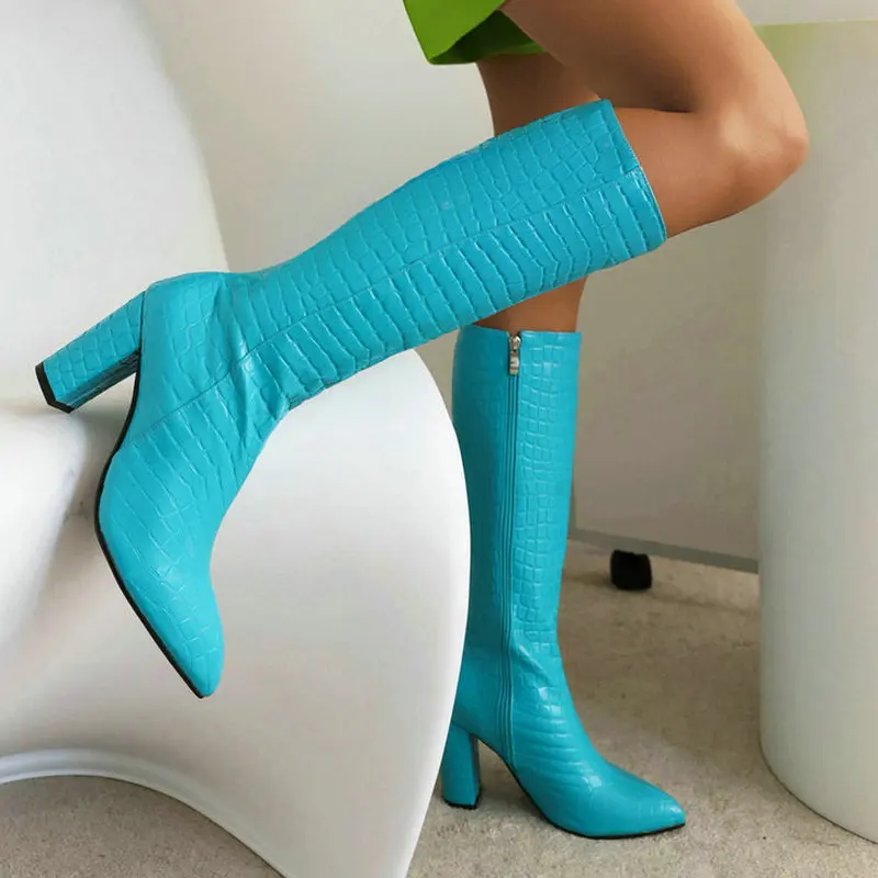Женские сапоги до колена с острым носком, на высоком устойчивом каблуке, из искусственной кожи, с боковой молнией, большие размеры, 2022 
Женские сапоги до колена с острым носком, на высоком устойчивом каблуке, из искусственной кожи, с боковой молнией, большие размеры, 2022