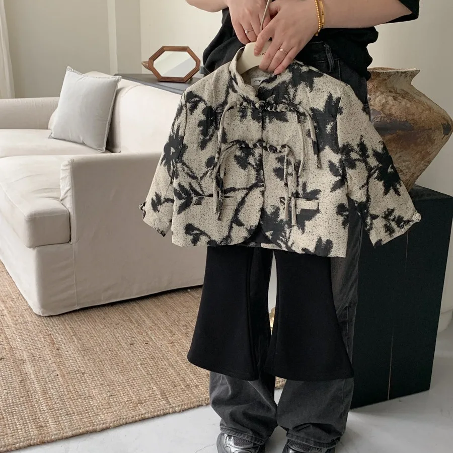 Children's clothing cotton clothing autumn and winter clothing 2023 girls' new baby children's cotton jacket top
Children's clothing cotton clothing autumn and winter clothing 2023 girls' new baby children's cotton jacket top