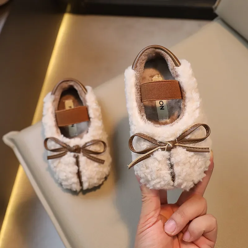 Toddler Girls Shoes Plush 2023 Children Fashion Warm Solid Color Winter Bow Non-slip Platform Kids Casual Shoes Simple Japanese
Toddler Girls Shoes Plush 2023 Children Fashion Warm Solid Color Winter Bow Non-slip Platform Kids Casual Shoes Simple Japanese
