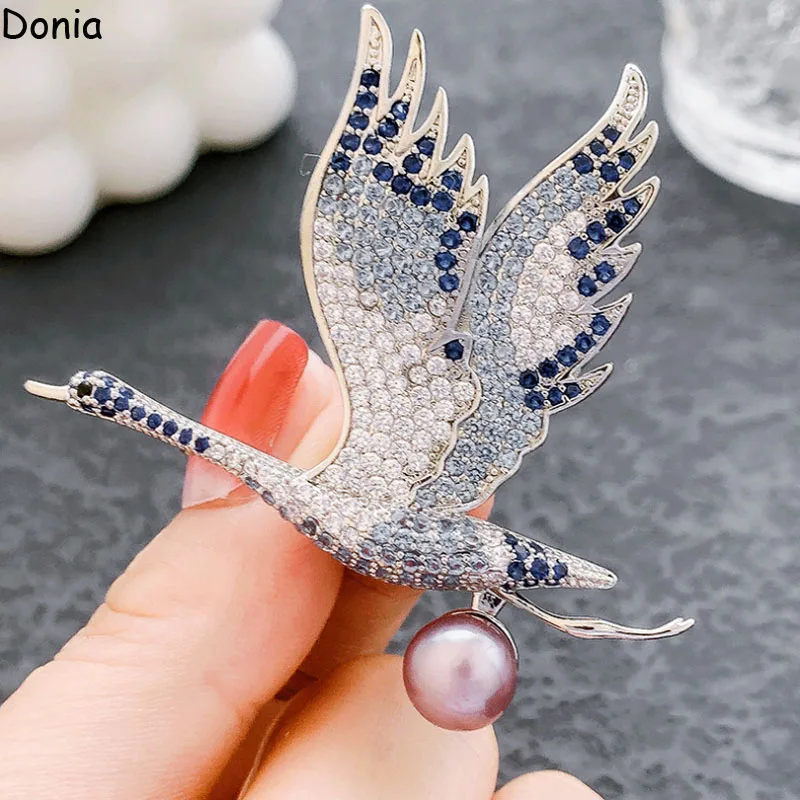 

Donia Jewelry Fashion Geese Titanium Steel Micro-Inlaid AAA Zircon Silver Needle Luxury Retro Pearl Brooch