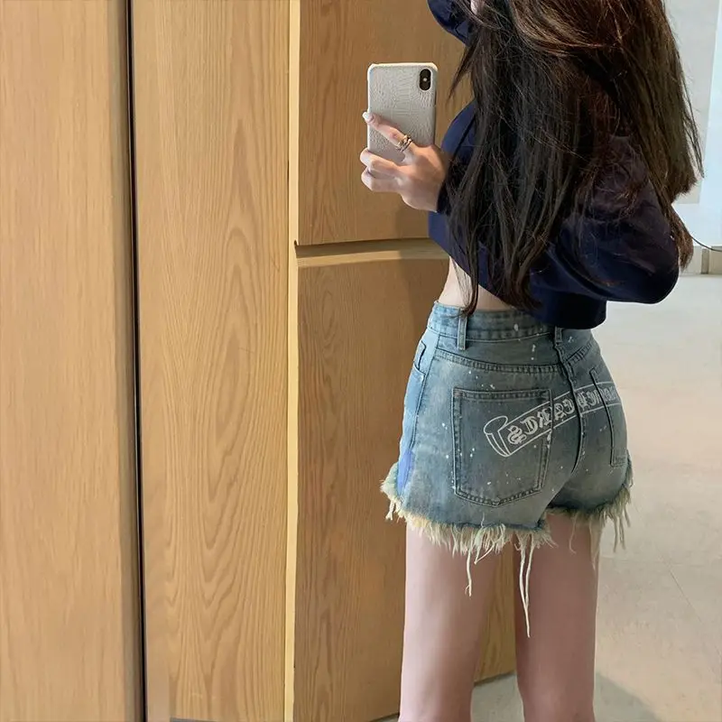 New Fashion High-quality Edge Splashed Ink Color Dot Hot Girl Denim Shorts Women's High Waist Slim A-line Hot Jeans Tide
New Fashion High-quality Edge Splashed Ink Color Dot Hot Girl Denim Shorts Women's High Waist Slim A-line Hot Jeans Tide