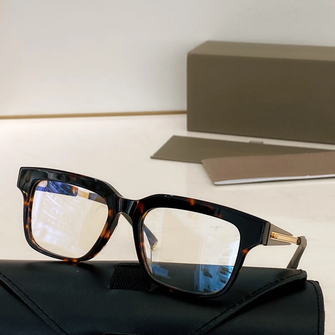 Lancir LSA-702 DLX702 Polarized Clear Lens UV400 Protection Men Sunglasses Luxury Stylish Square Retro Women Couple Eyewear
Lancir LSA-702 DLX702 Polarized Clear Lens UV400 Protection Men Sunglasses Luxury Stylish Square Retro Women Couple Eyewear
