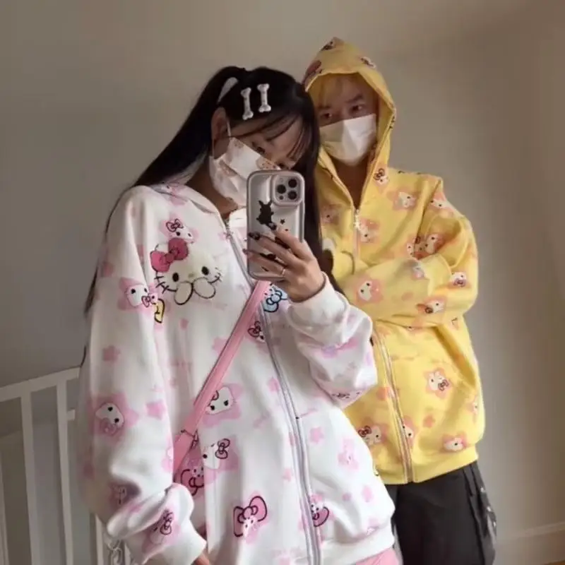 Sanrio милый свитер с капюшоном Hellokitty парный Y2K кавайный мультфильм молния повседневное пальто для девочек аниме свободный облегающий Кардиган Топ подарок
Sanrio милый свитер с капюшоном Hellokitty парный Y2K кавайный мультфильм молния повседневное пальто для девочек аниме свободный облегающий Кардиган Топ подарок