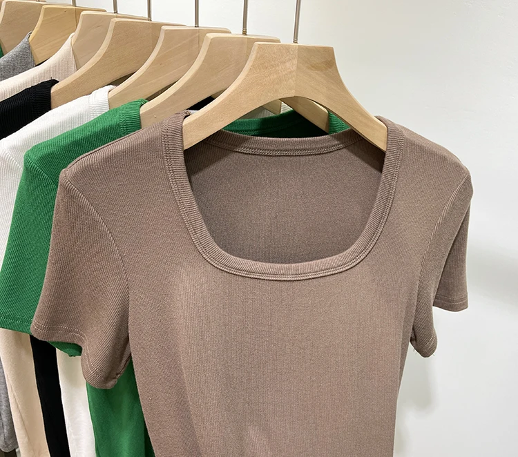 تي شيرت نسائي جديد لعام 2024 بقصة ضيقة وأكمام قصيرة، ياقة مربعة مع تصميم خيوط، أنيق للربيع والصيف، ملابس كاجوال عصرية تي شيرت نسائي جديد لعام 2024 بقصة ضيقة وأكمام قصيرة، ياقة مربعة مع تصميم خيوط، أنيق للربيع والصيف، ملابس كاجوال عصرية