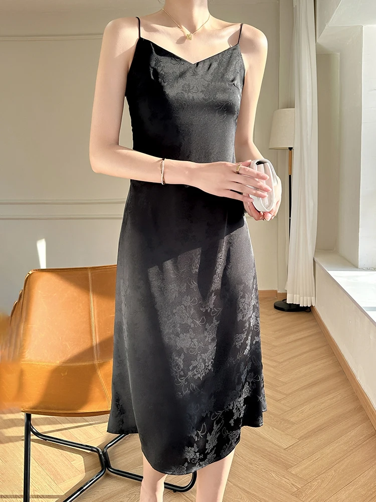 New Women's Halter Skirt Slimming Dress Over The Knee Temperament Satin Slimming Base Acetate Skirt L03
New Women's Halter Skirt Slimming Dress Over The Knee Temperament Satin Slimming Base Acetate Skirt L03