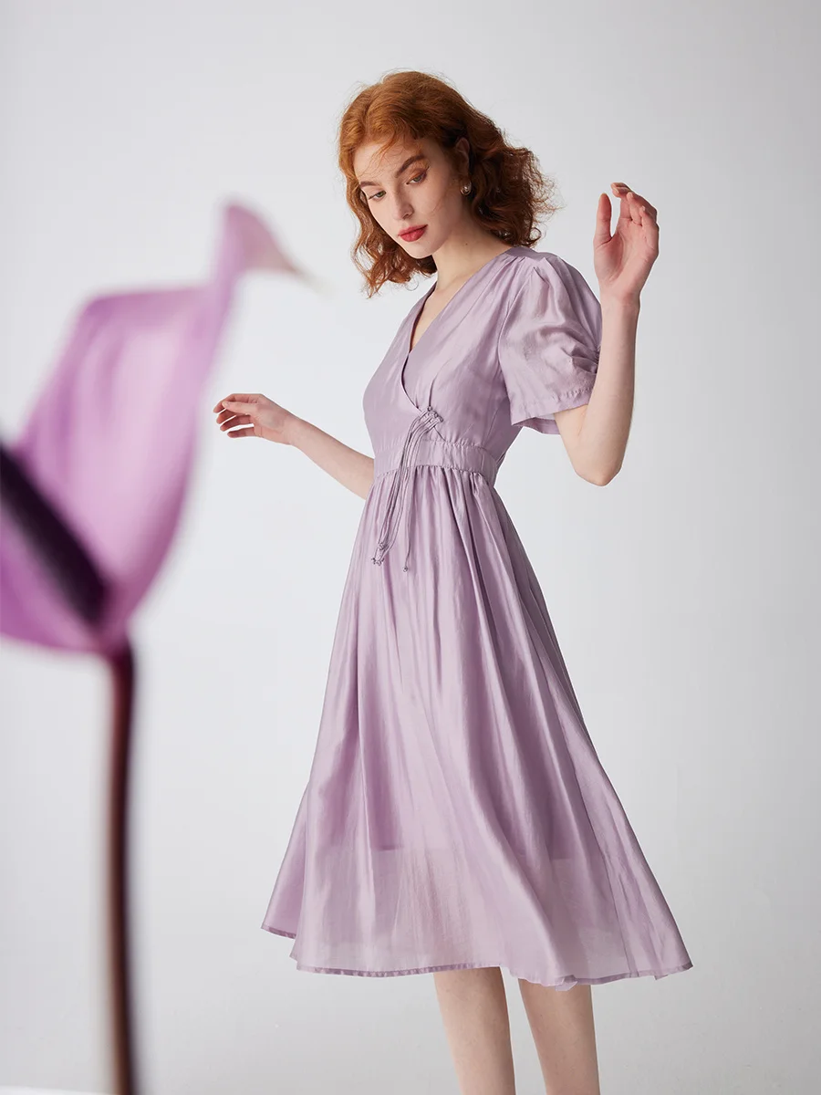 National Temperament Thin Tiansi New Chinese Mid length V-neck A-line Dress Women's 2 Color Spring/Summer New Dress
National Temperament Thin Tiansi New Chinese Mid length V-neck A-line Dress Women's 2 Color Spring/Summer New Dress