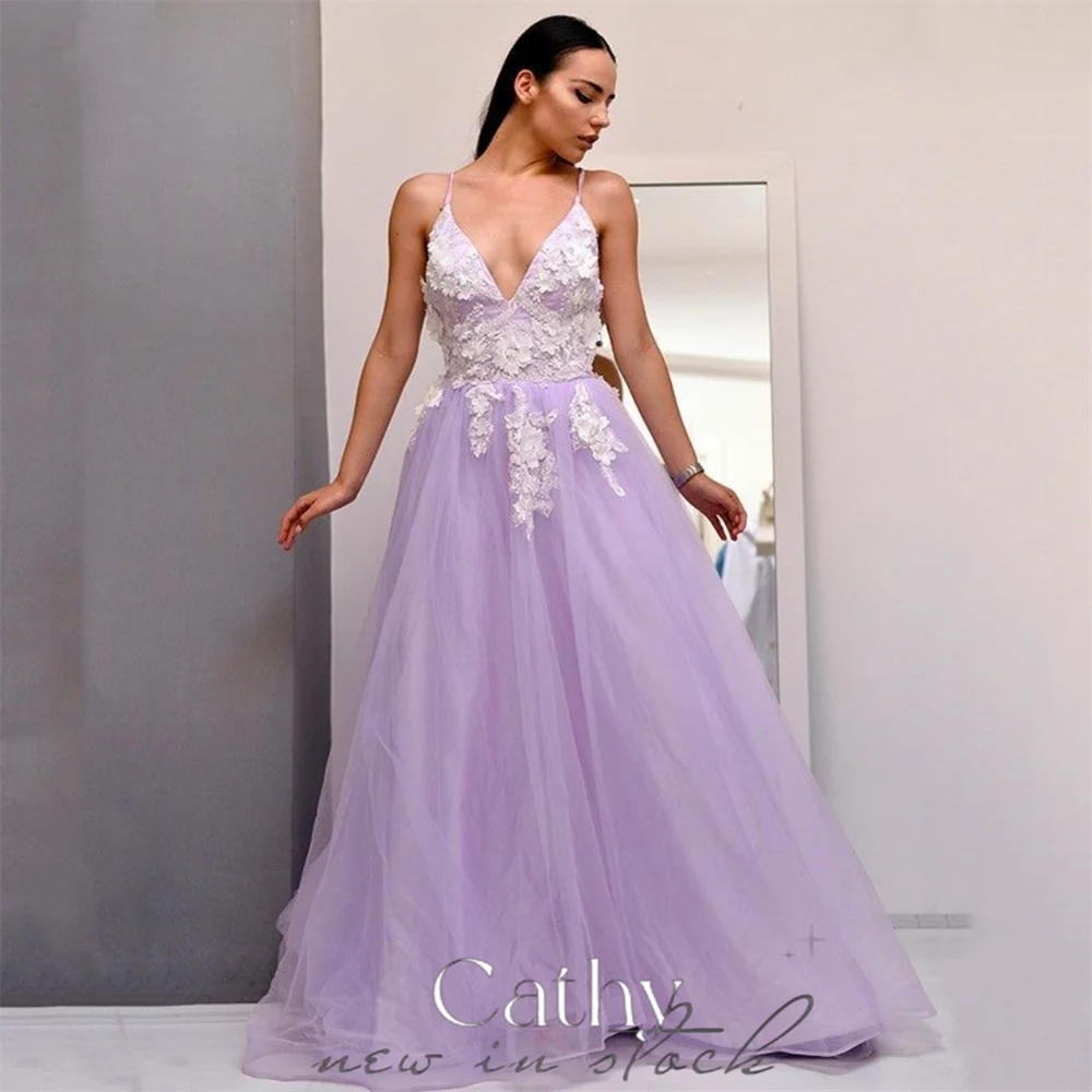 Cathy Princess Flower Embroid فساتين مناسبة رسمية Sweet V-neck Sleeveless Prom Dress 2023 Lavender A-line Vestidos De Noche
Cathy Princess Flower Embroid فساتين مناسبة رسمية Sweet V-neck Sleeveless Prom Dress 2023 Lavender A-line Vestidos De Noche
