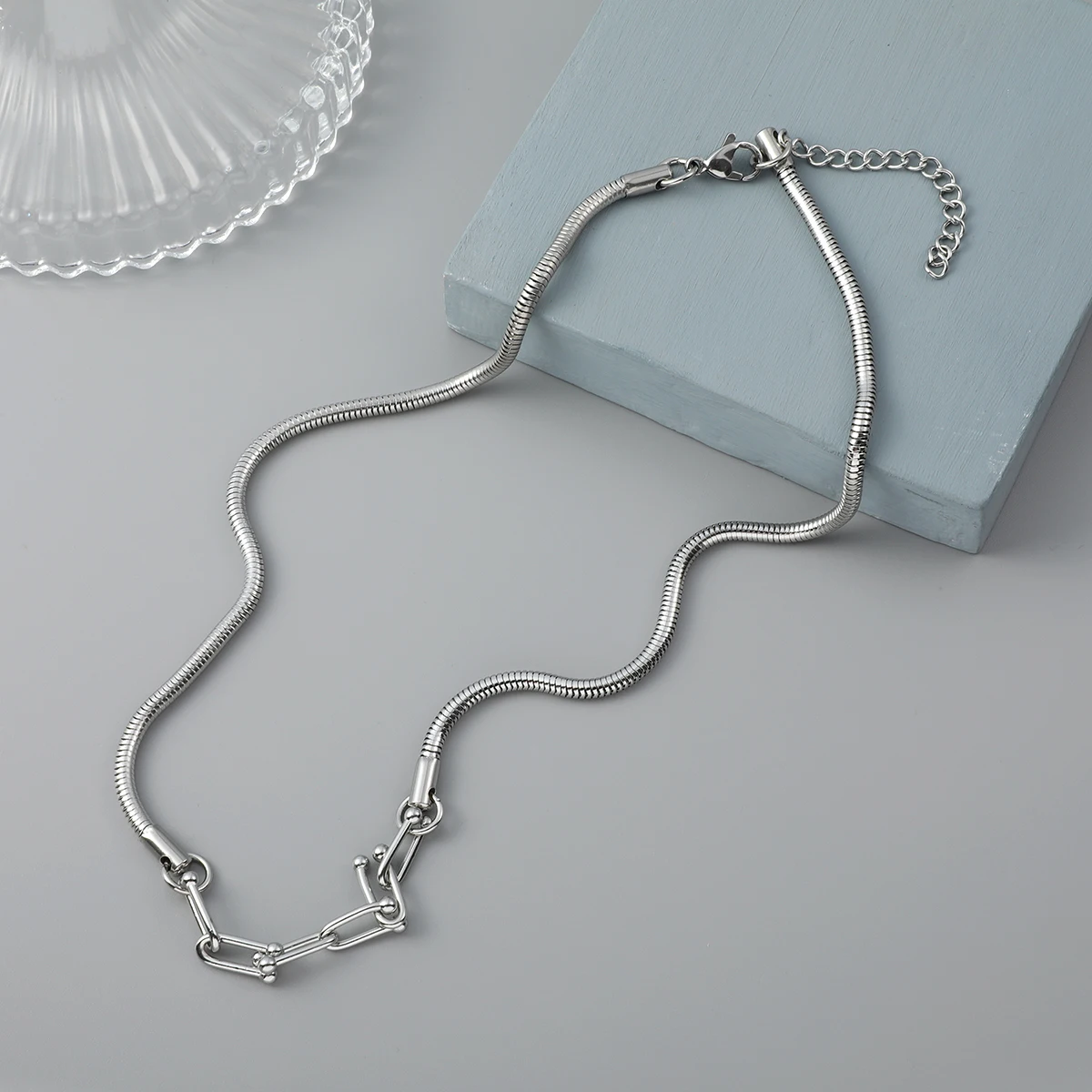 US7 Hip Hop U Grain Snake Bone Splicing Clavicle Chain Choker Necklace for Man Stainless Steel Heavy Metal Trendy Party Jewelry
US7 Hip Hop U Grain Snake Bone Splicing Clavicle Chain Choker Necklace for Man Stainless Steel Heavy Metal Trendy Party Jewelry