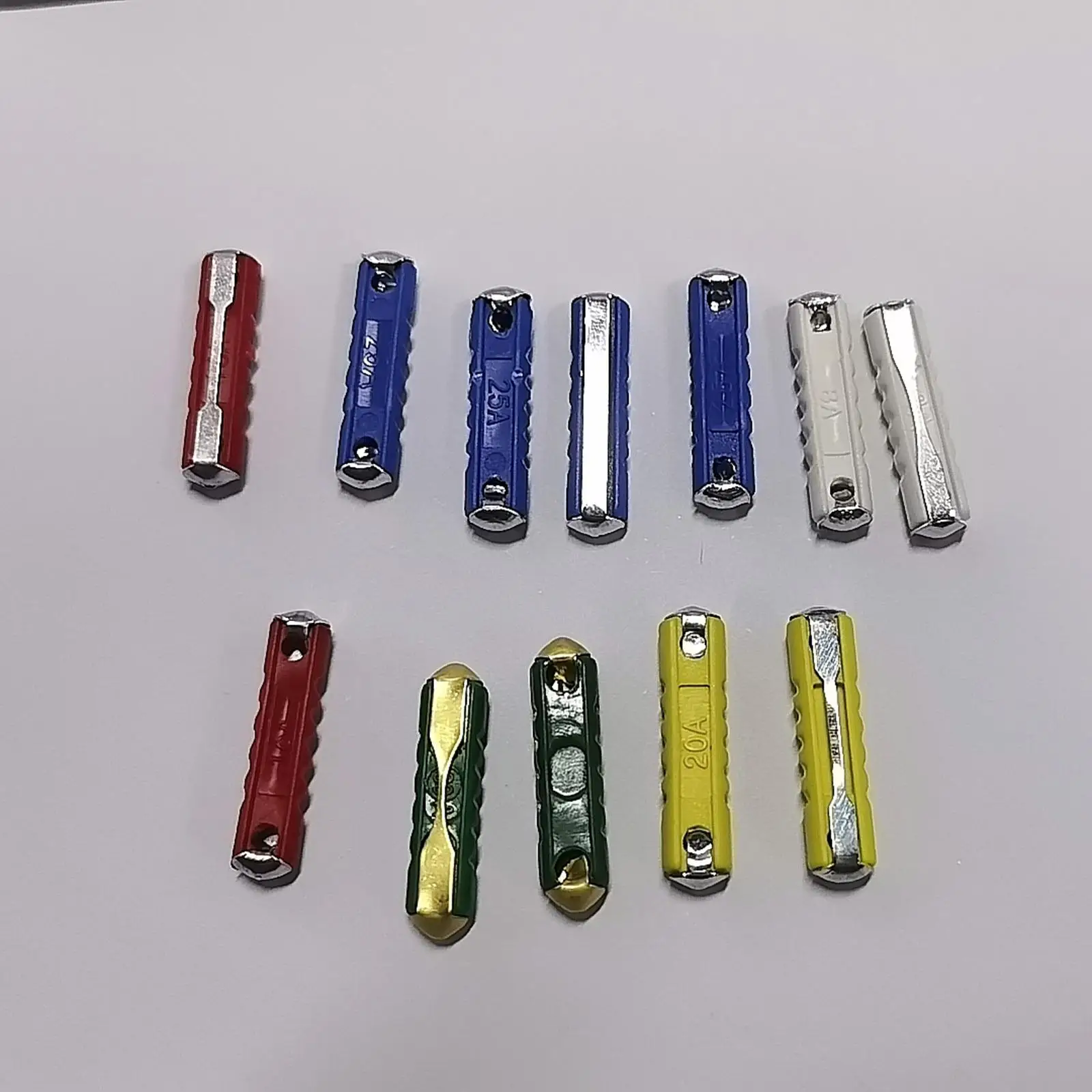 Мини европейские предохранители GBC, автоматический горизонтальный предохранитель для автомобилей, мотоциклов, домашних промышленных применений, 12 шт.
Мини европейские предохранители GBC, автоматический горизонтальный предохранитель для автомобилей, мотоциклов, домашних промышленных применений, 12 шт.