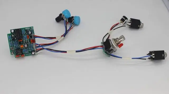 DIY Effector Blue Fool Replica Octave Down Fuzz Low Octave Fuzz Fuzzy Circuit Board
DIY Effector Blue Fool Replica Octave Down Fuzz Low Octave Fuzz Fuzzy Circuit Board